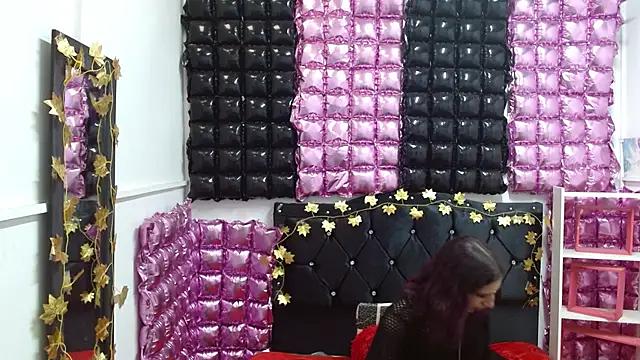 Girls: try live performances with matured performers, from dancing to quirks, in a variety of beautiful sex cams.