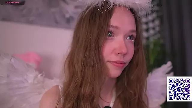 Polly_Angel from StripChat is Freechat