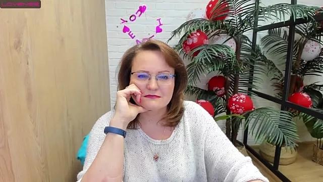 PollyGlow webcams show profile image 
