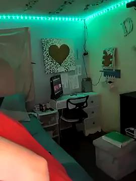 Purple2StayThnxx from StripChat