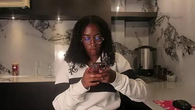 Qeen_blackk from StripChat