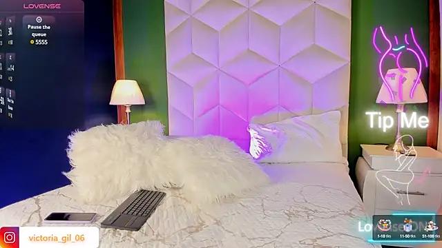 queen__violet from StripChat