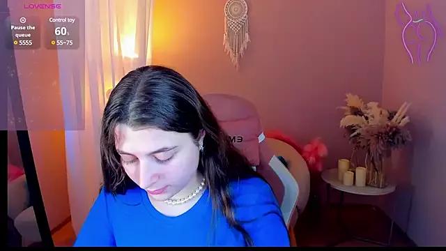 Queen_Michelle_ from StripChat is Freechat