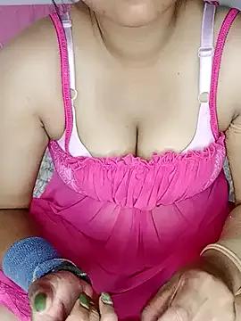 Queen_Taniya from StripChat