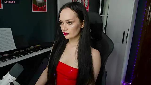 QueenAliss from StripChat