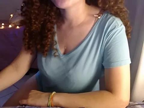 QueenEster from StripChat