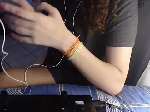 QueenEster from StripChat