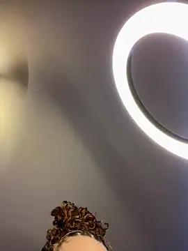 QueenNuttCollector from StripChat