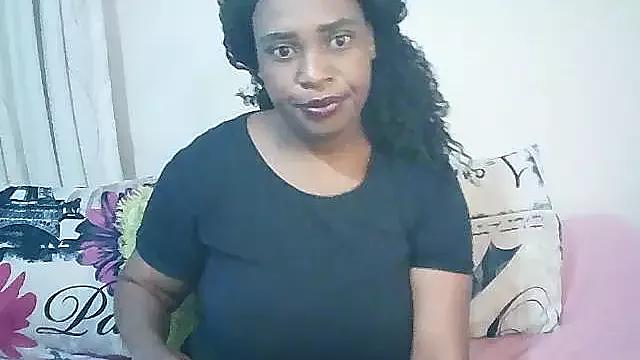 QueenRomaxx1 from StripChat
