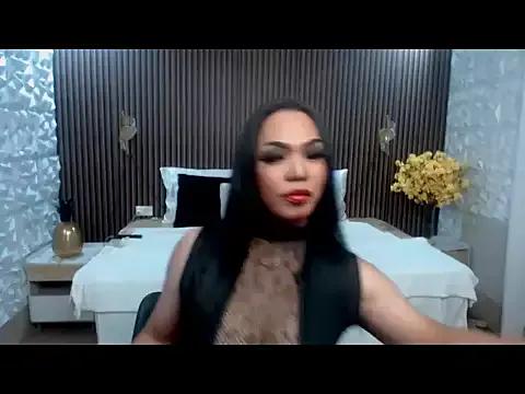 QueenxxLucy from StripChat