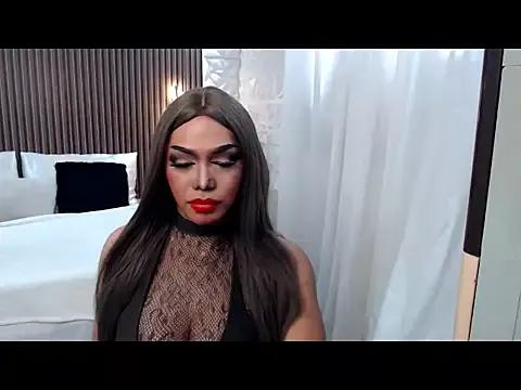 QueenxxLucy from StripChat