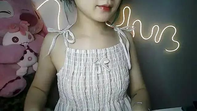 Photos of quytgi from StripChat is Freechat