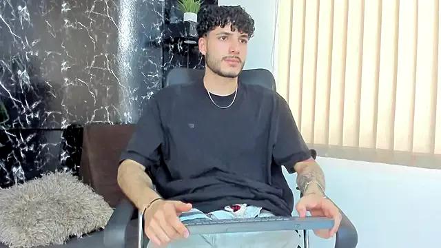 Rafael_Mendezz from StripChat