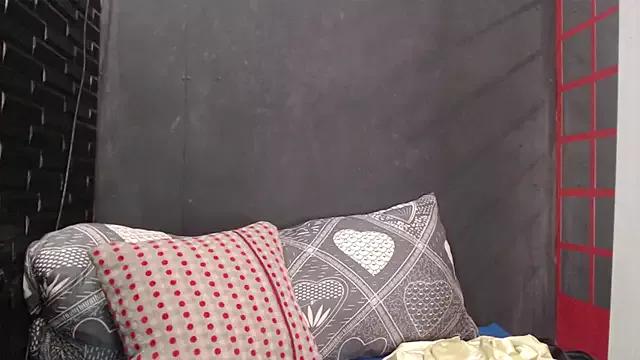 Rahina_Harper18 from StripChat is Freechat