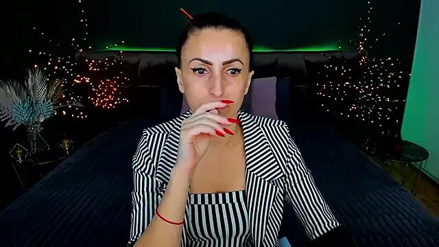 Rebecca_Diamond from StripChat