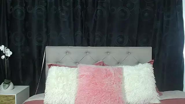 rebeka_kenye from StripChat