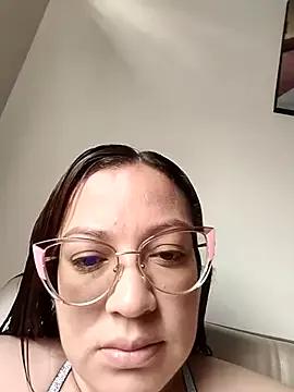 REINITAFULL from StripChat is Freechat