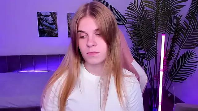Remilia_gin from StripChat is Freechat
