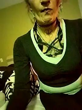 renegade_vyxxen from StripChat