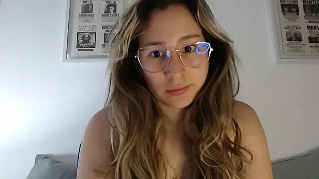 renegreens from StripChat is Freechat