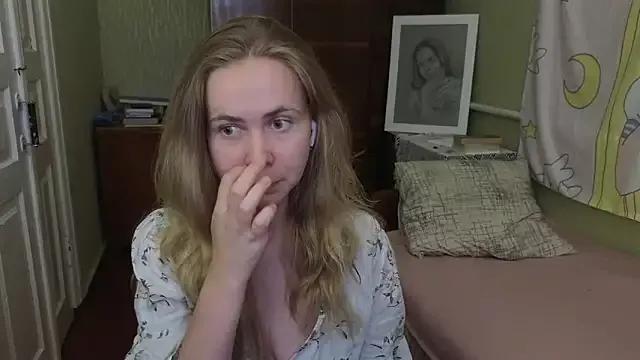 Riley_Roo from StripChat is Freechat