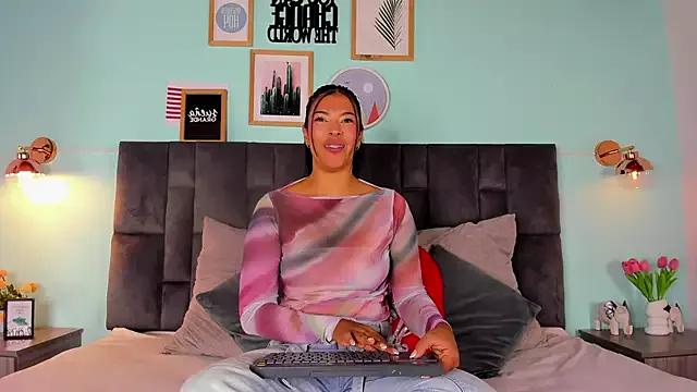 RiriiBrunette__ from StripChat