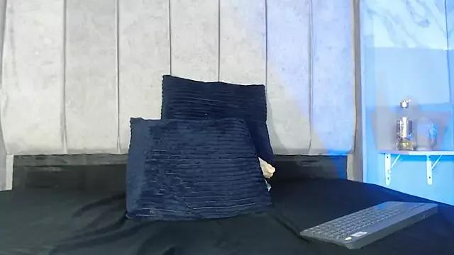 robin__2025 from StripChat is Freechat