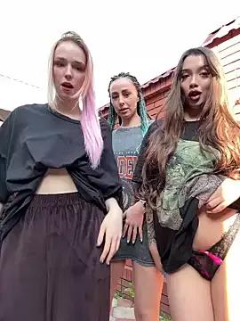 Girls: try live performances with matured performers, from dancing to quirks, in a variety of beautiful sex cams.