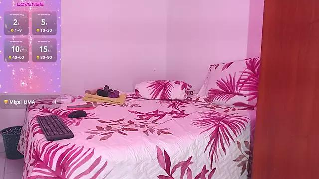 ROOSEQUEEN from StripChat