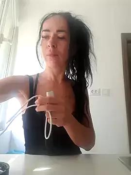 Rosaliemilaxxx from StripChat is Freechat