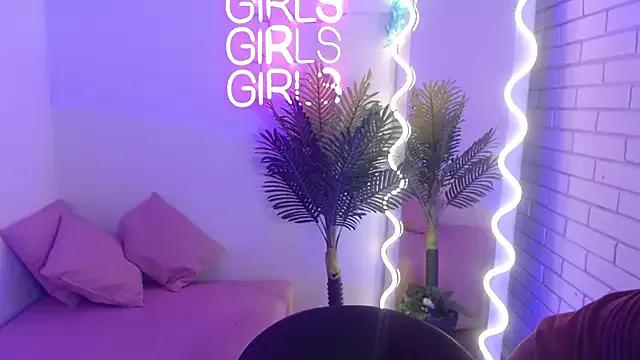 Rosee_tay from StripChat is Freechat