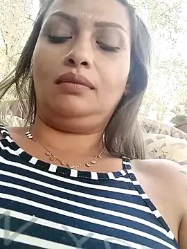 rosse26830 from StripChat is Freechat