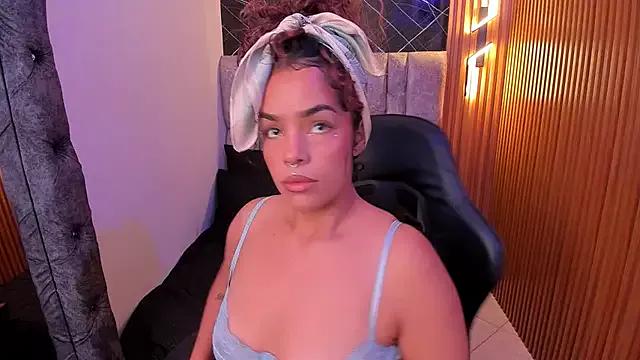 Roxanne_dl webcams show profile image 