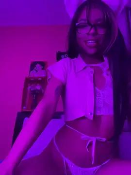 Roxie_Foxie from StripChat is Freechat