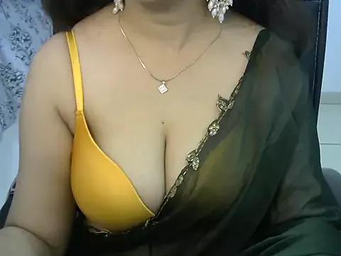 Photos of Rumi_cute from StripChat is Freechat