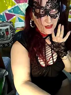 SabrinaXlovess from StripChat is Freechat