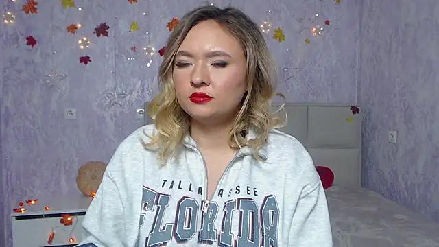 SallyVerda from StripChat