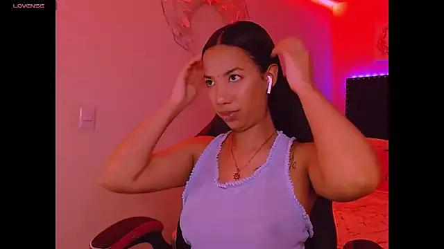 SallyWhitee from StripChat