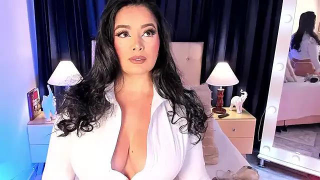 Salmavalentino from StripChat is Freechat