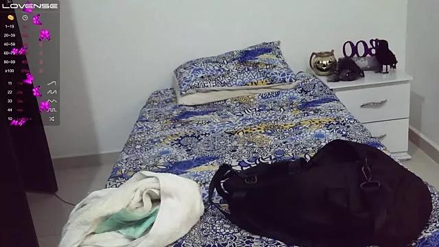 Samantha__milf from StripChat