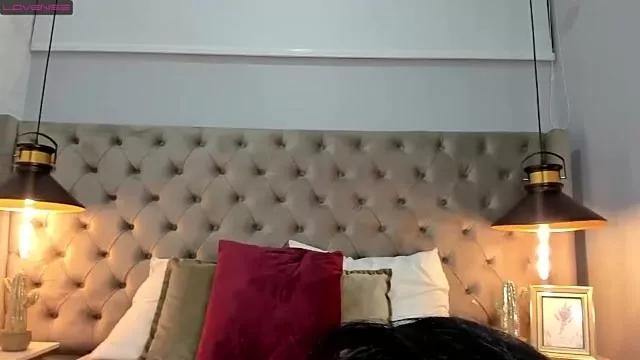 Samantha_Bernardo from StripChat