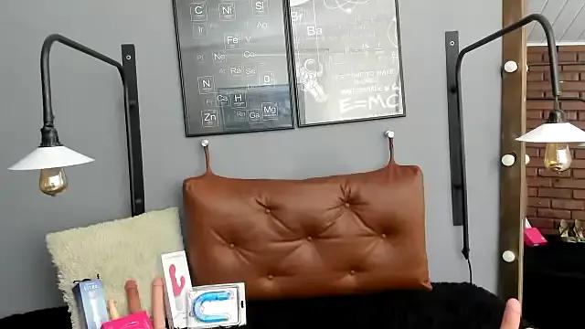 Samantha_mature56 from StripChat