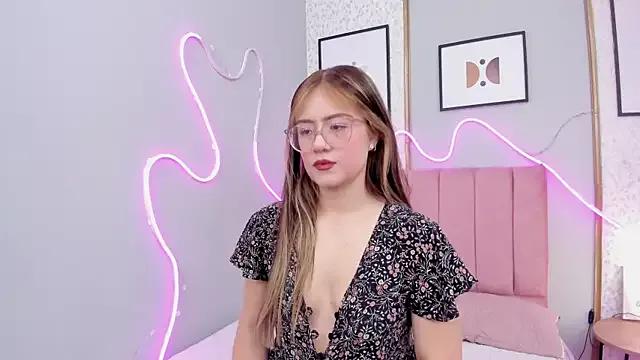 SamanthaPeachs from StripChat