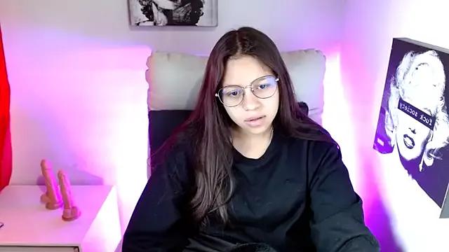 SamanthaRoldaan from StripChat is Freechat