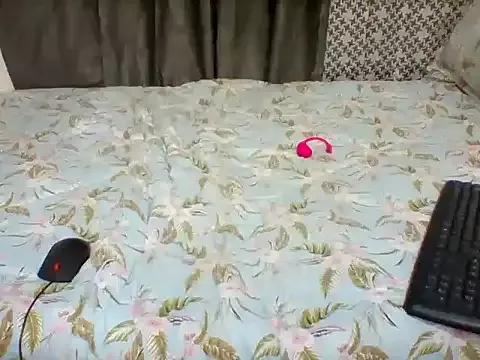 Sandra_Xola from StripChat is Freechat
