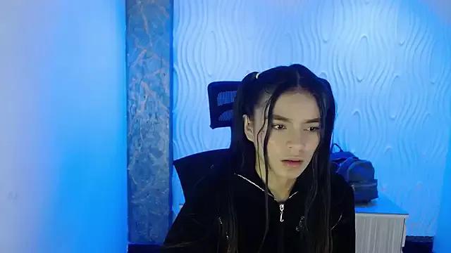 sara_candy75 from StripChat