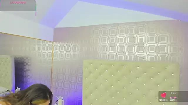 Sara_Desire from StripChat