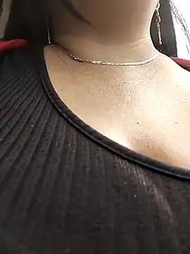 sara_pineros from StripChat