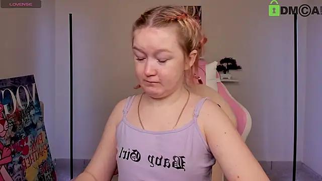 Sara_Robinson from StripChat