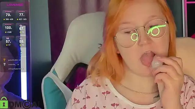 Sara_Robinson from StripChat